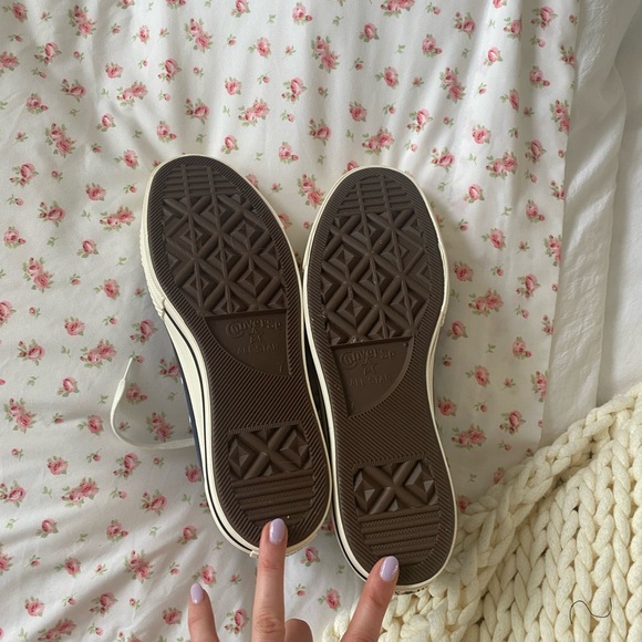 NWOT Converse Platform Hightops - Picture 4 of 5